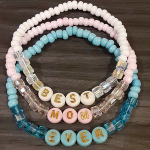 "BEST MOM EVER" WRISTBAND STACK